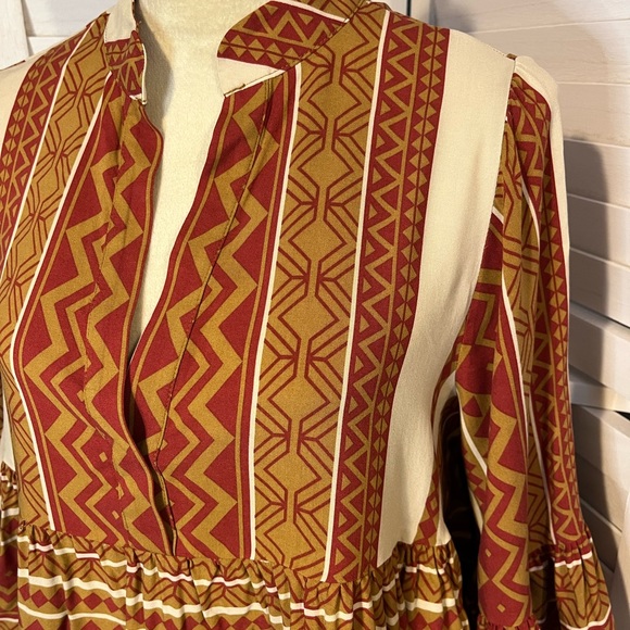 NEW Easel Tunic Blouse - Picture 6 of 14